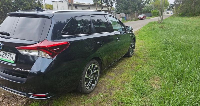 Toyota Auris cena 70000 przebieg: 58900, rok produkcji 2016 z Warszawa małe 79